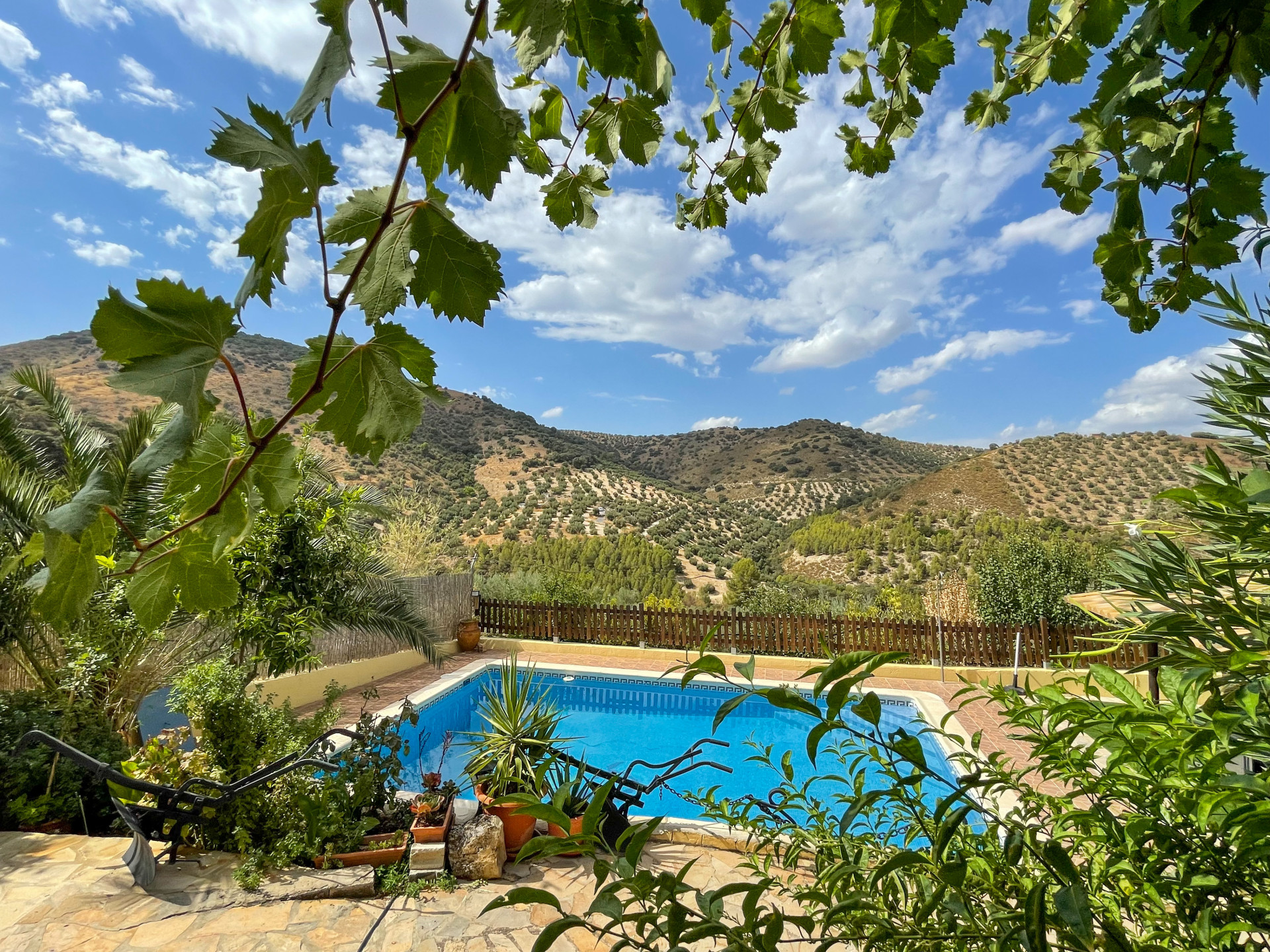 Finca de 5 Dormitorios y 4 Baños en venta en Iznajar