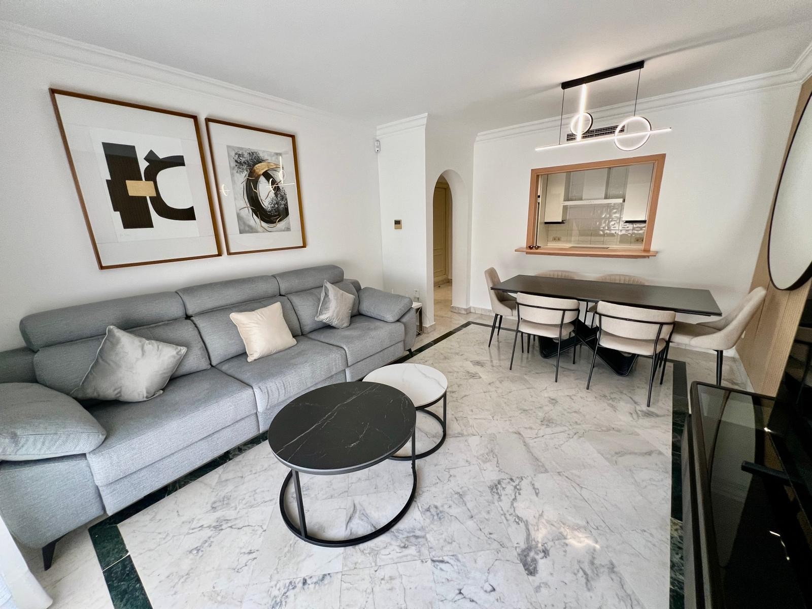 Piso de 2 Dormitorios y 2 Baños en alquiler en Nueva Andalucía, Marbella