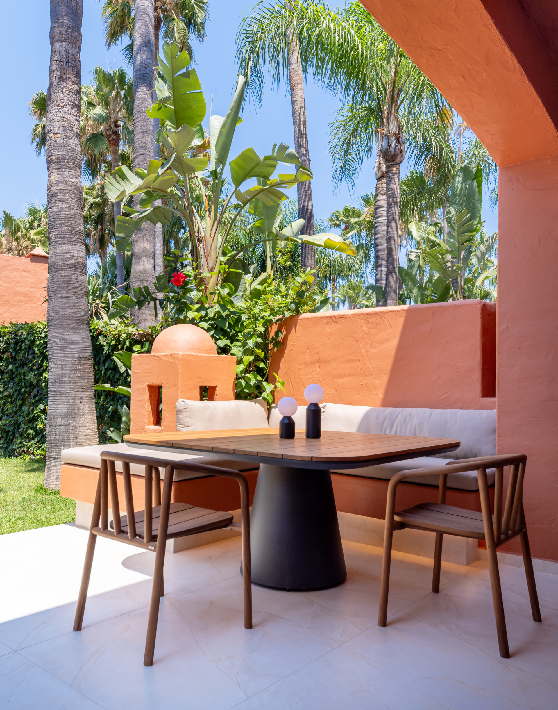Casa Adosada de 4 Dormitorios en venta en Milla de Oro, Marbella