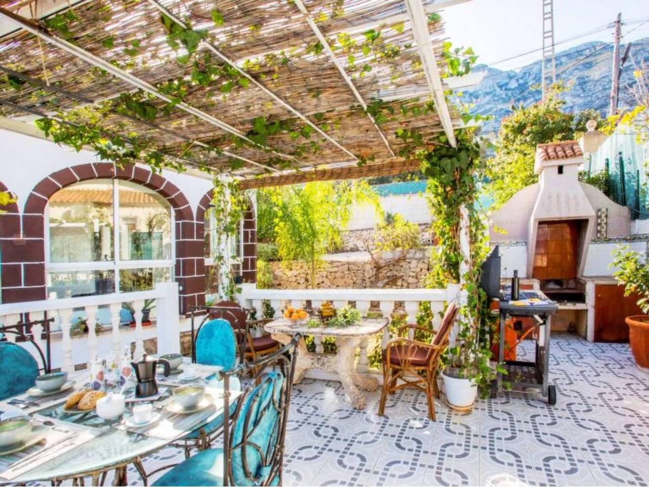 Casa Adosada de 3 Dormitorios y 2 Baños en venta en Dénia Centro Urbano