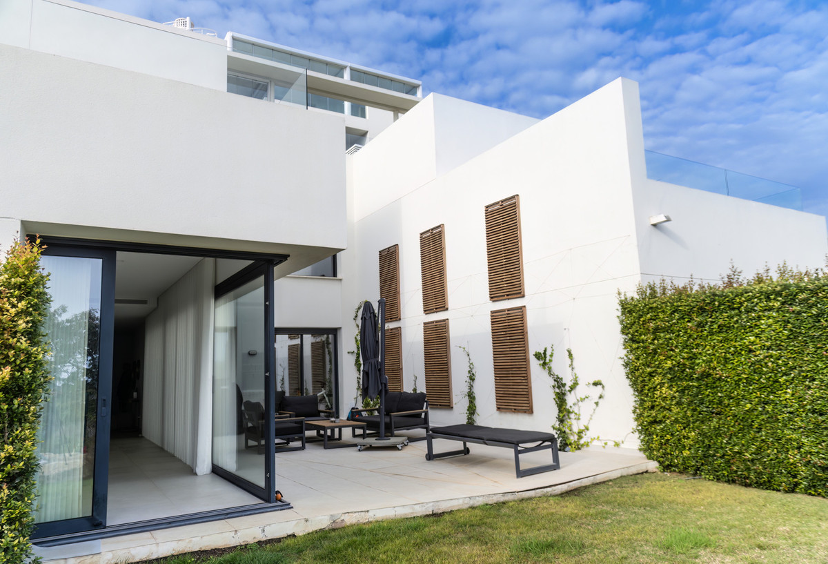 3 спални, 3 бани - Редова къща за продажба в Casares