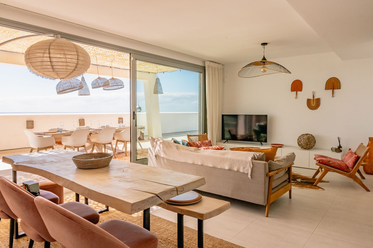 Piso de 4 Dormitorios en venta en Estepona
