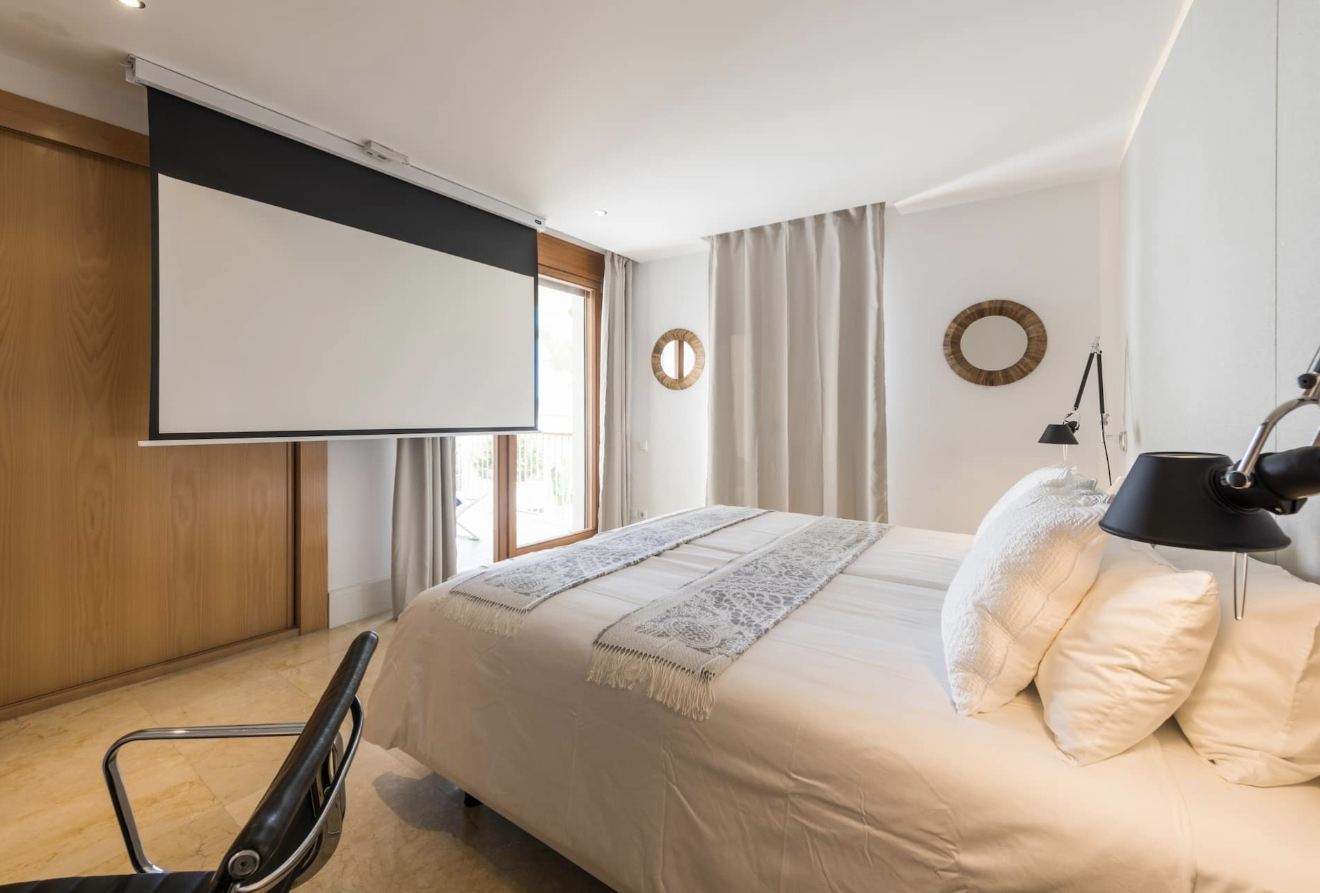 Casa Adosada de 2 Dormitorios en venta en Los Monteros, Marbella