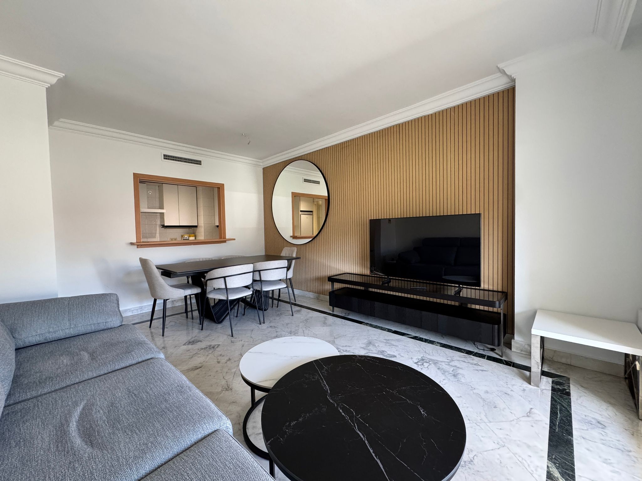 Piso de 2 Dormitorios y 2 Baños en alquiler en Nueva Andalucía, Marbella