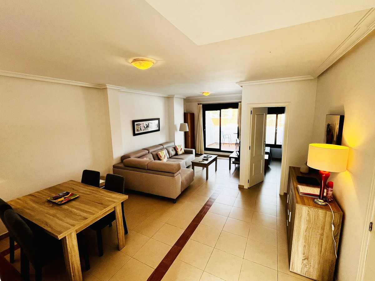 Ático de 2 Dormitorios en venta en Nueva Andalucía, Marbella