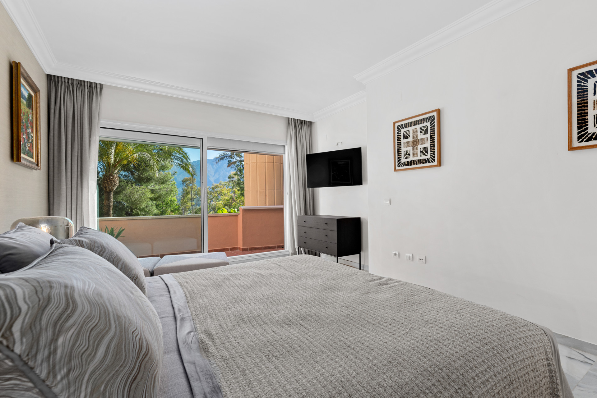 Piso de 3 Dormitorios en venta en Nueva Andalucía, Marbella