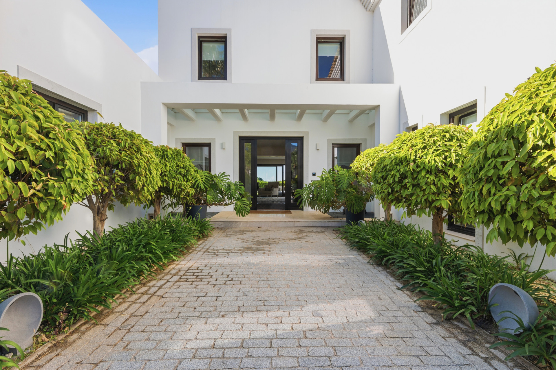 5 Bed - Villa for Sale in La Zagaleta, Benahavis
