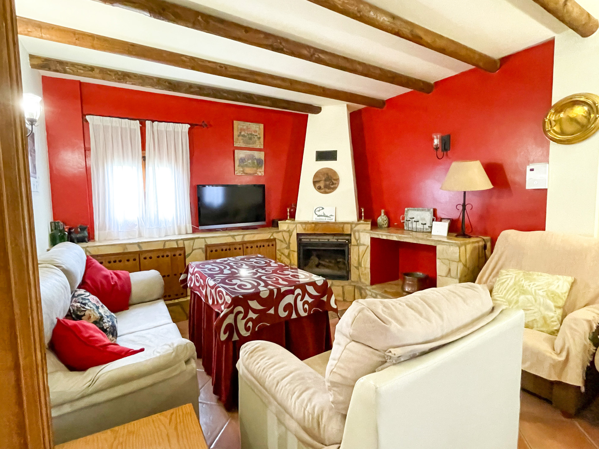 Finca de 5 Dormitorios y 4 Baños en venta en Iznajar