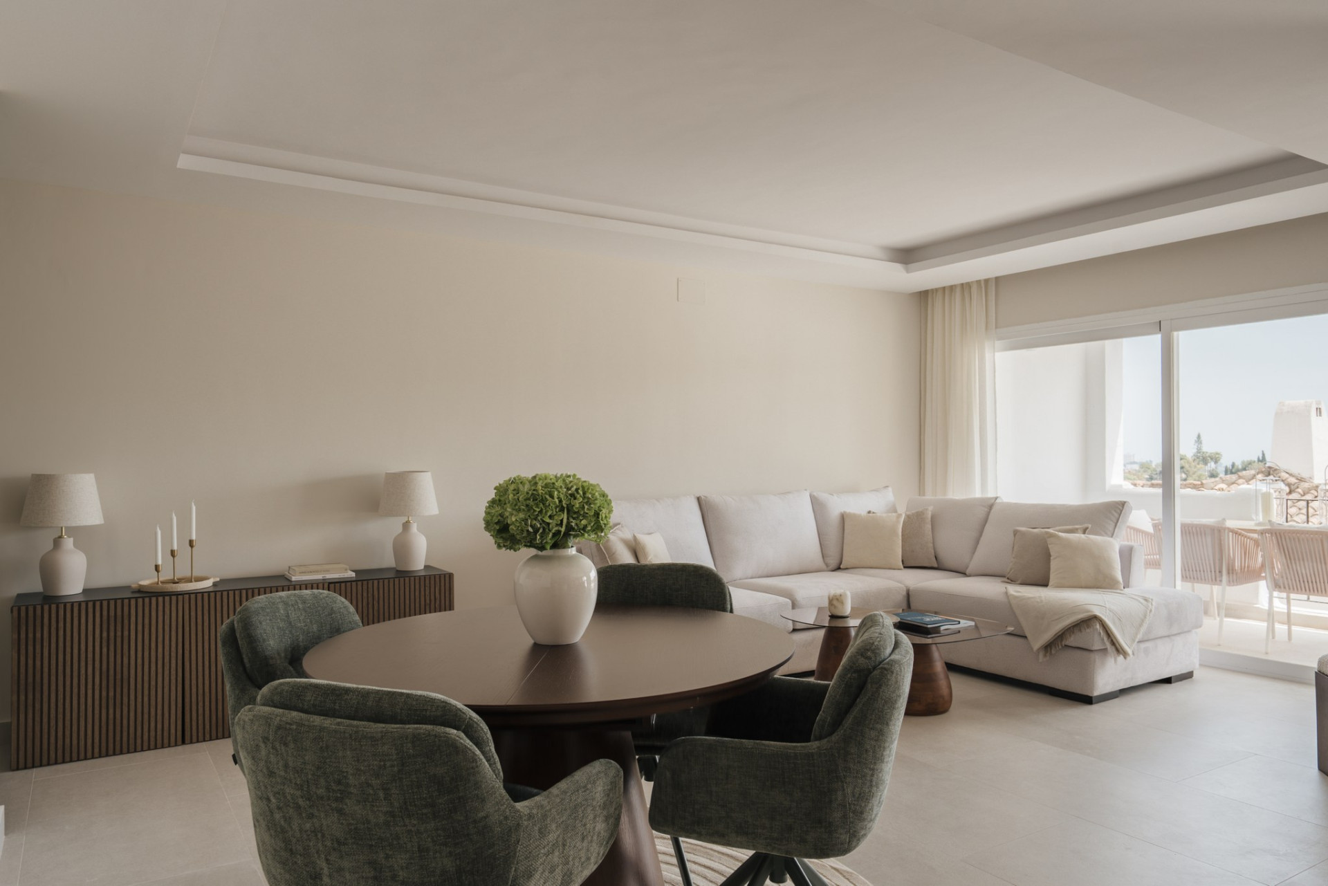 3 Bed, 2 Bath - Apartment for Sale in Los Almendros, Benahavis