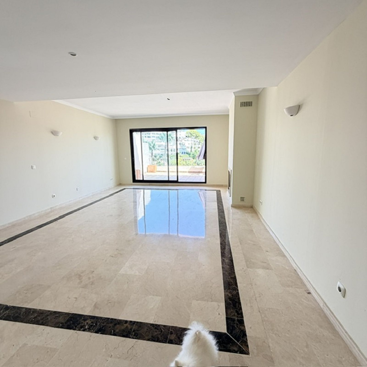 Ático de 3 Dormitorios y 2 Baños en venta en La Quinta, Benahavís
