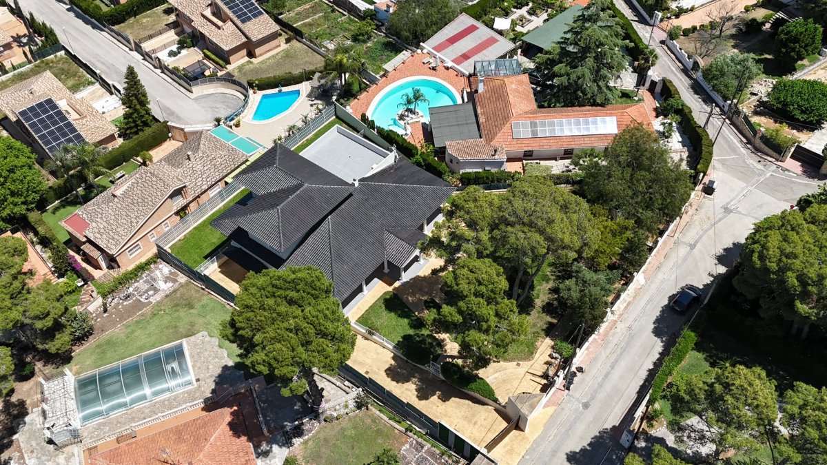 Casa de 4 Dormitorios y 3 Baños en venta en Picassent
