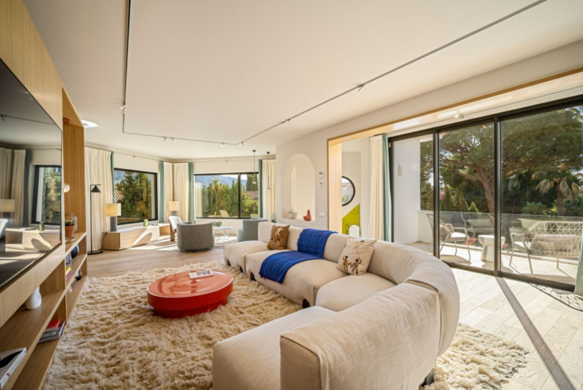 Casa de 4 Dormitorios en venta en Nueva Andalucía, Marbella