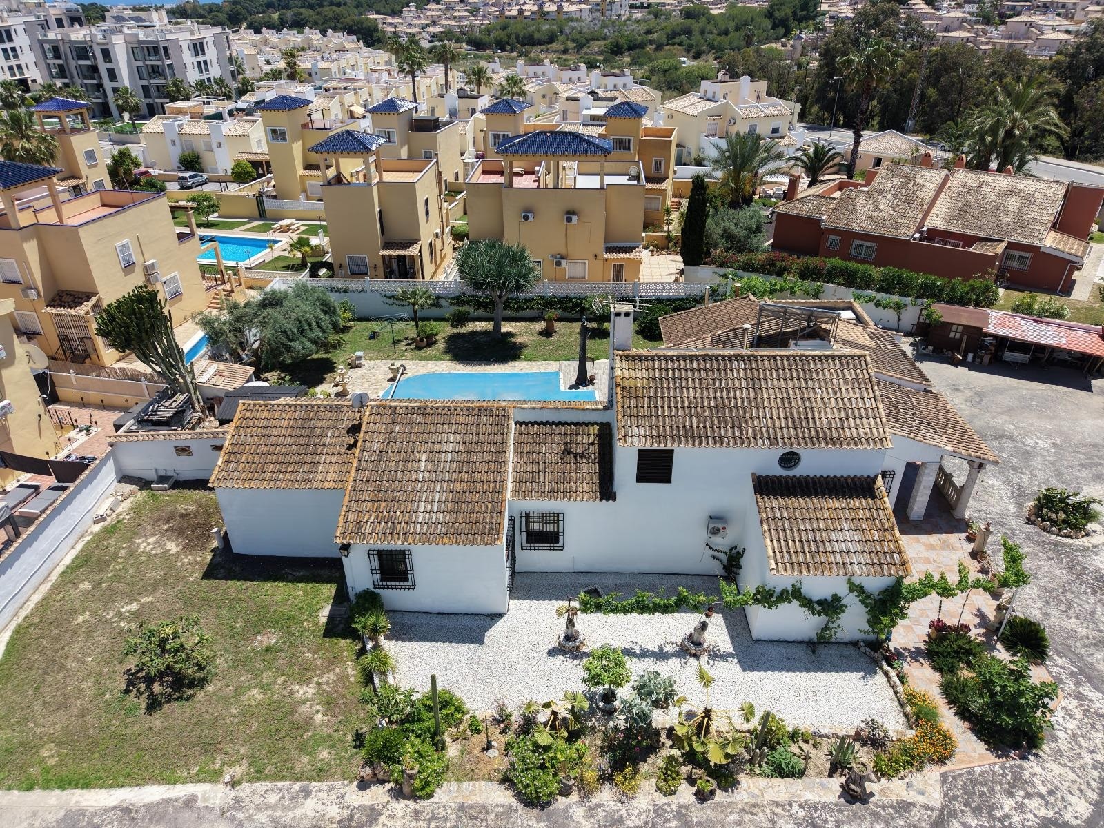 4 Bed, 3 Bath - Villa for Sale in Orihuela Costa