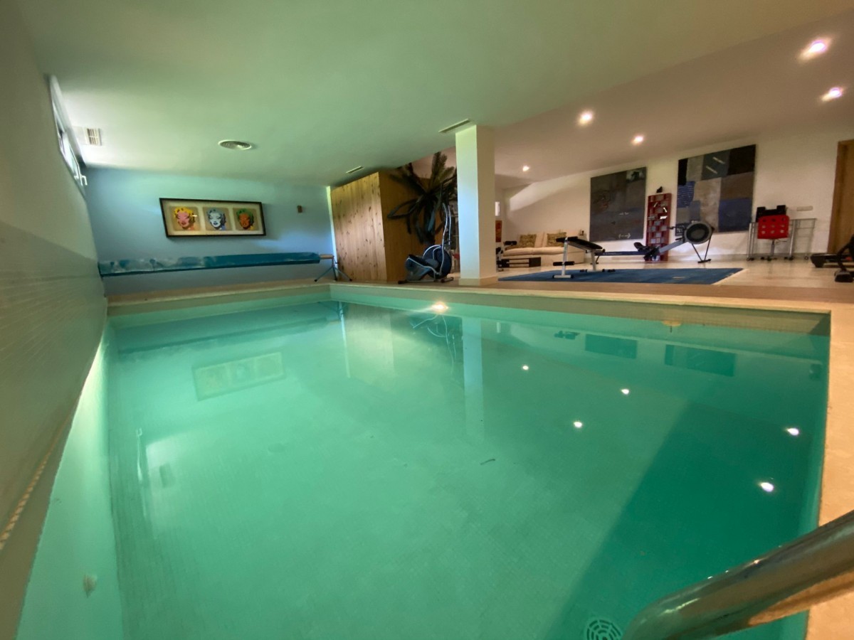 7 Slaapk., 7 Badk. - Villa te koop in Nueva Andalucia, Marbella