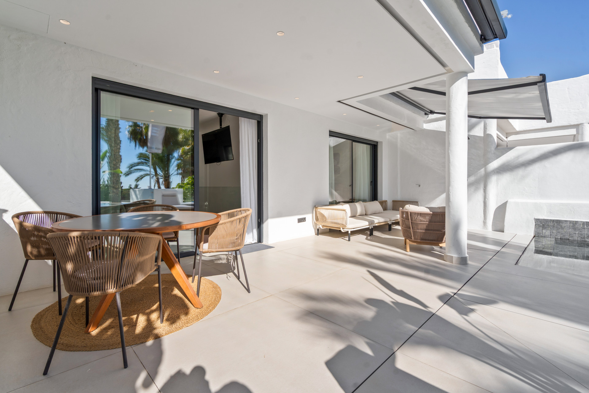 Casa Adosada de 4 Dormitorios y 4 Baños en venta en El Paraíso, Estepona