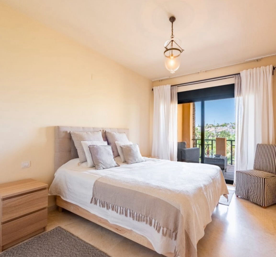 Piso de 2 Dormitorios y 2 Baños en venta en Estepona