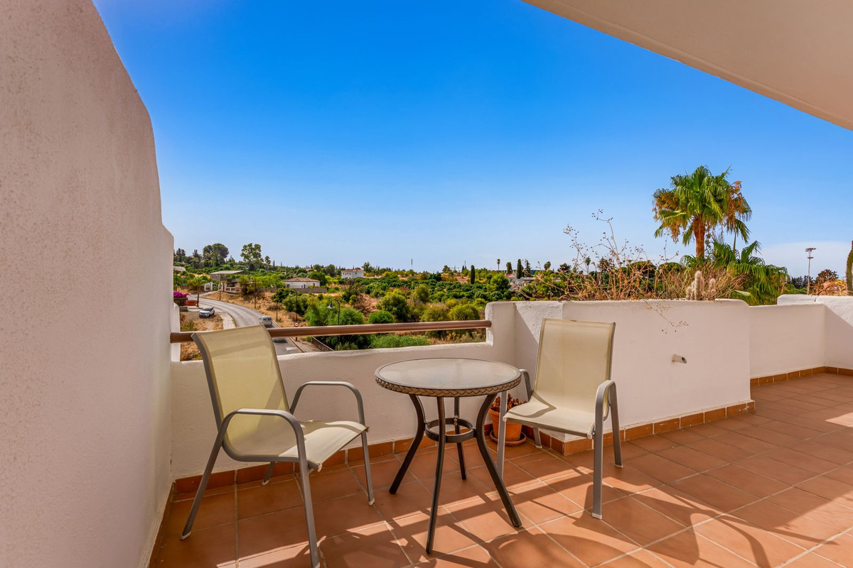Ático de 3 Dormitorios en venta en Nueva Milla de Oro, Estepona