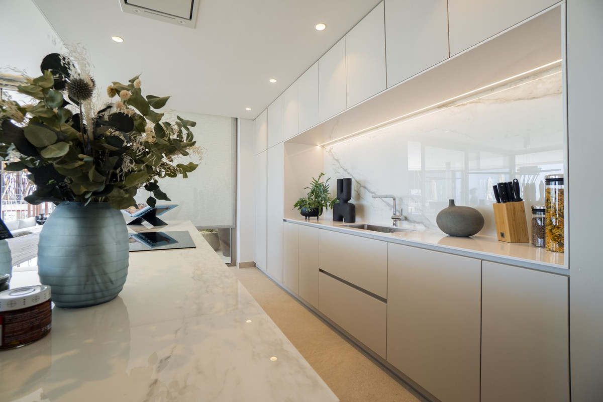 Piso de 3 Dormitorios y 4 Baños en venta en Benahavís