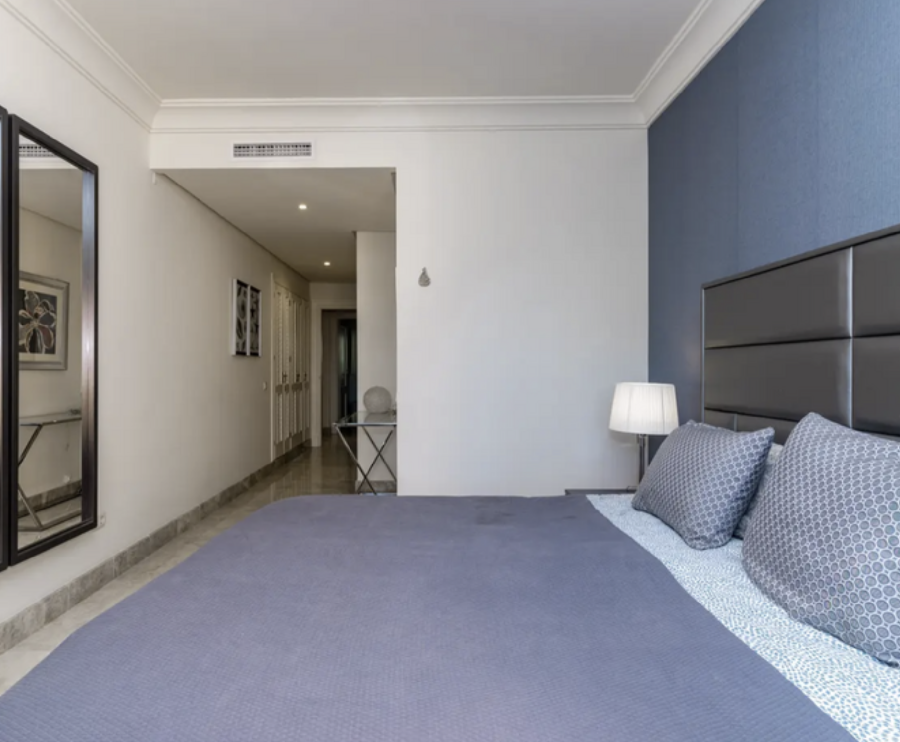 Piso de 2 Dormitorios en venta en Nueva Andalucía, Marbella