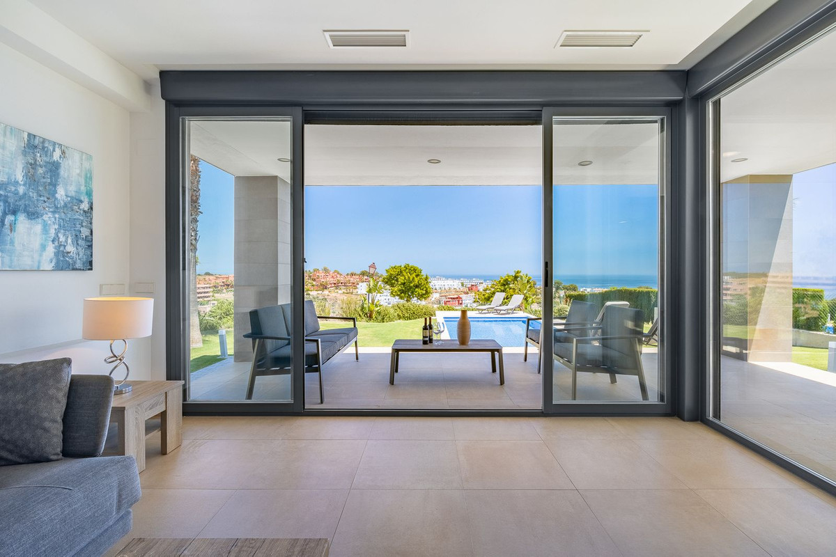 Casa de 4 Dormitorios en venta en Manilva