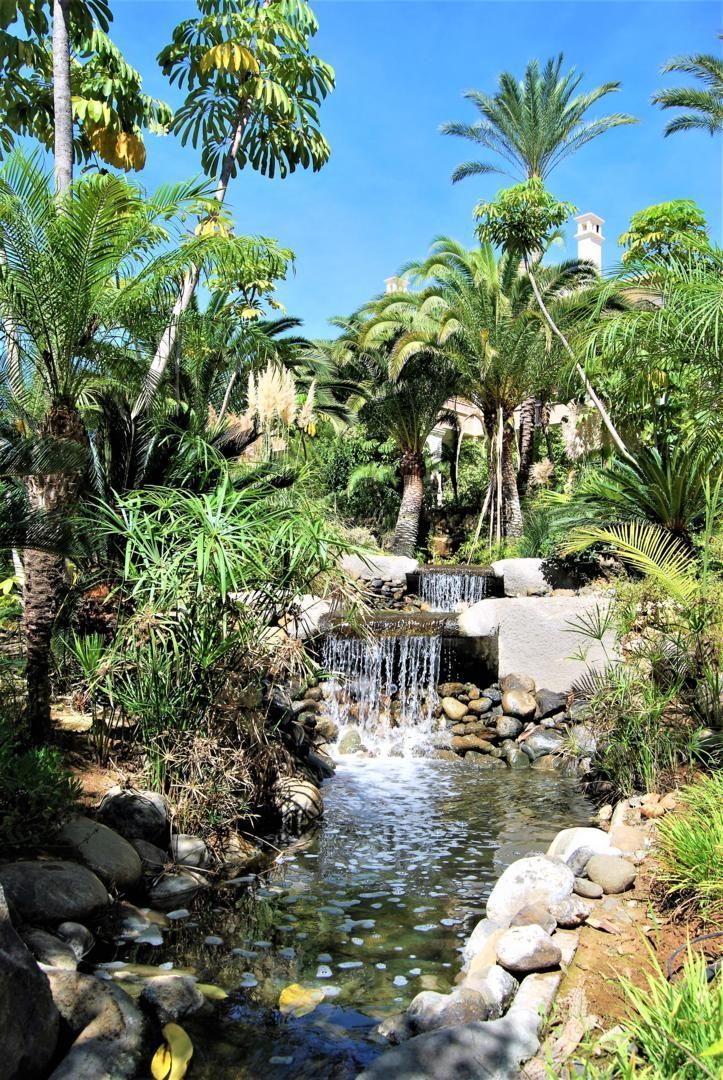 Ático de 5 Dormitorios y 6 Baños en venta en Río Real, Marbella