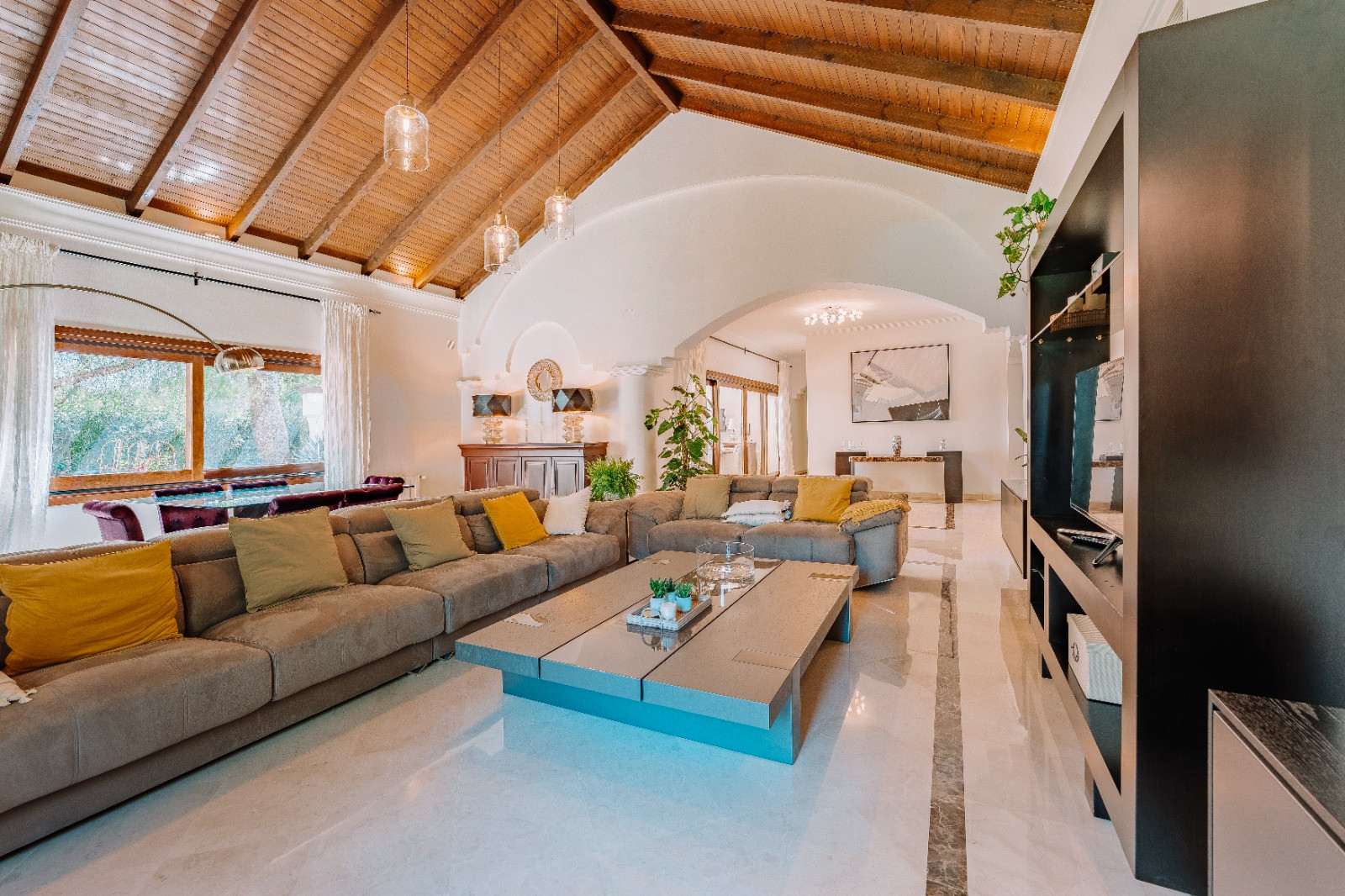 Casa de 6 Dormitorios y 7 Baños en venta en Marbella