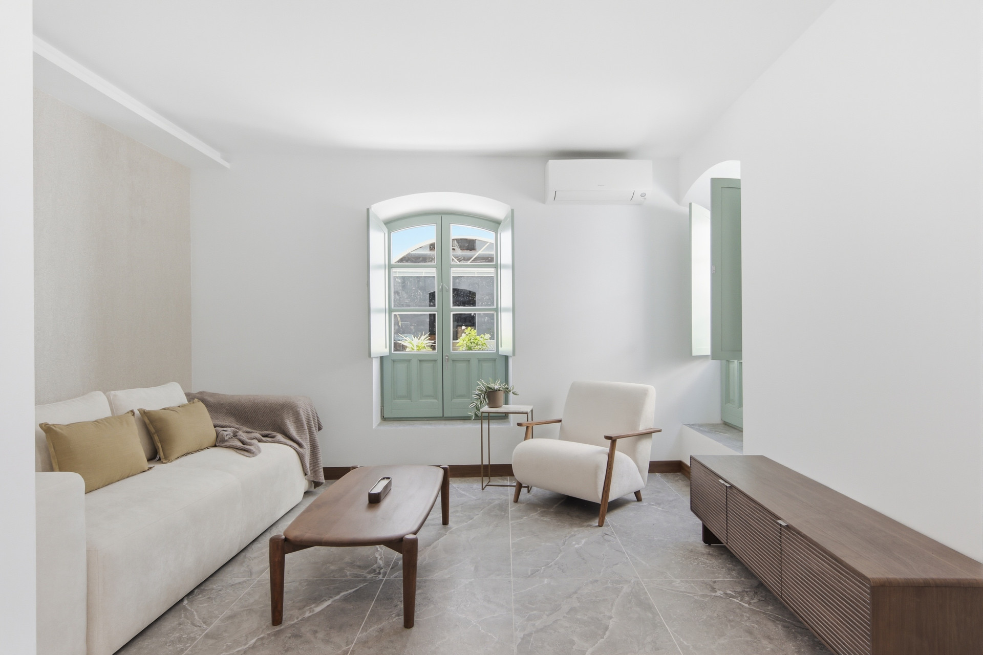 Casa Adosada de 3 Dormitorios y 3 Baños en venta en La Alqueria, Estepona