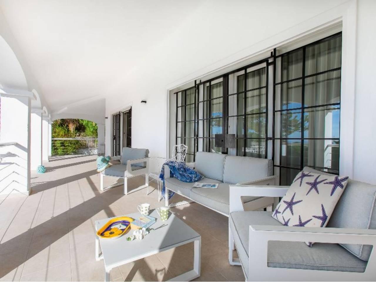 Casa Adosada de 4 Dormitorios en venta en Nerja