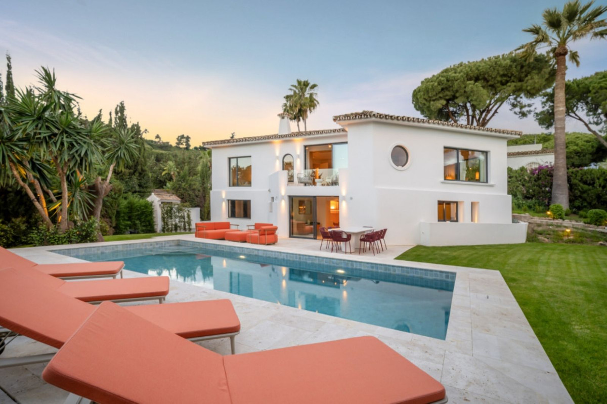 Casa de 4 Dormitorios en venta en Nueva Andalucía, Marbella
