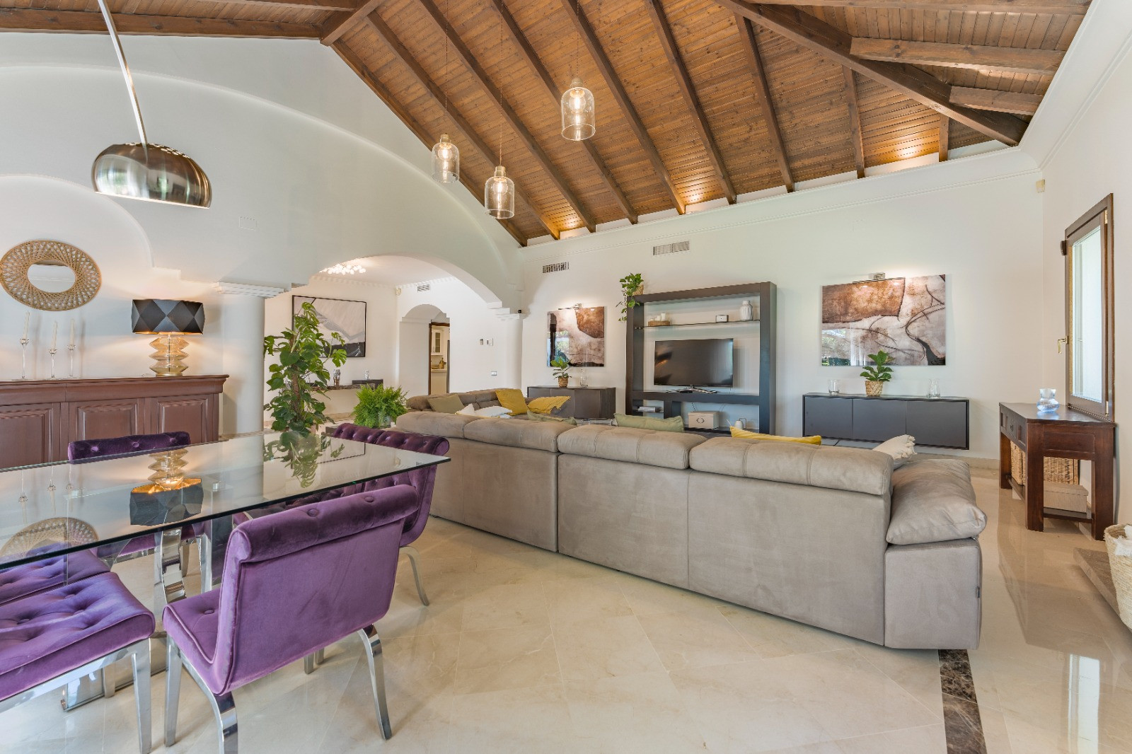 Casa de 6 Dormitorios y 7 Baños en venta en Marbella