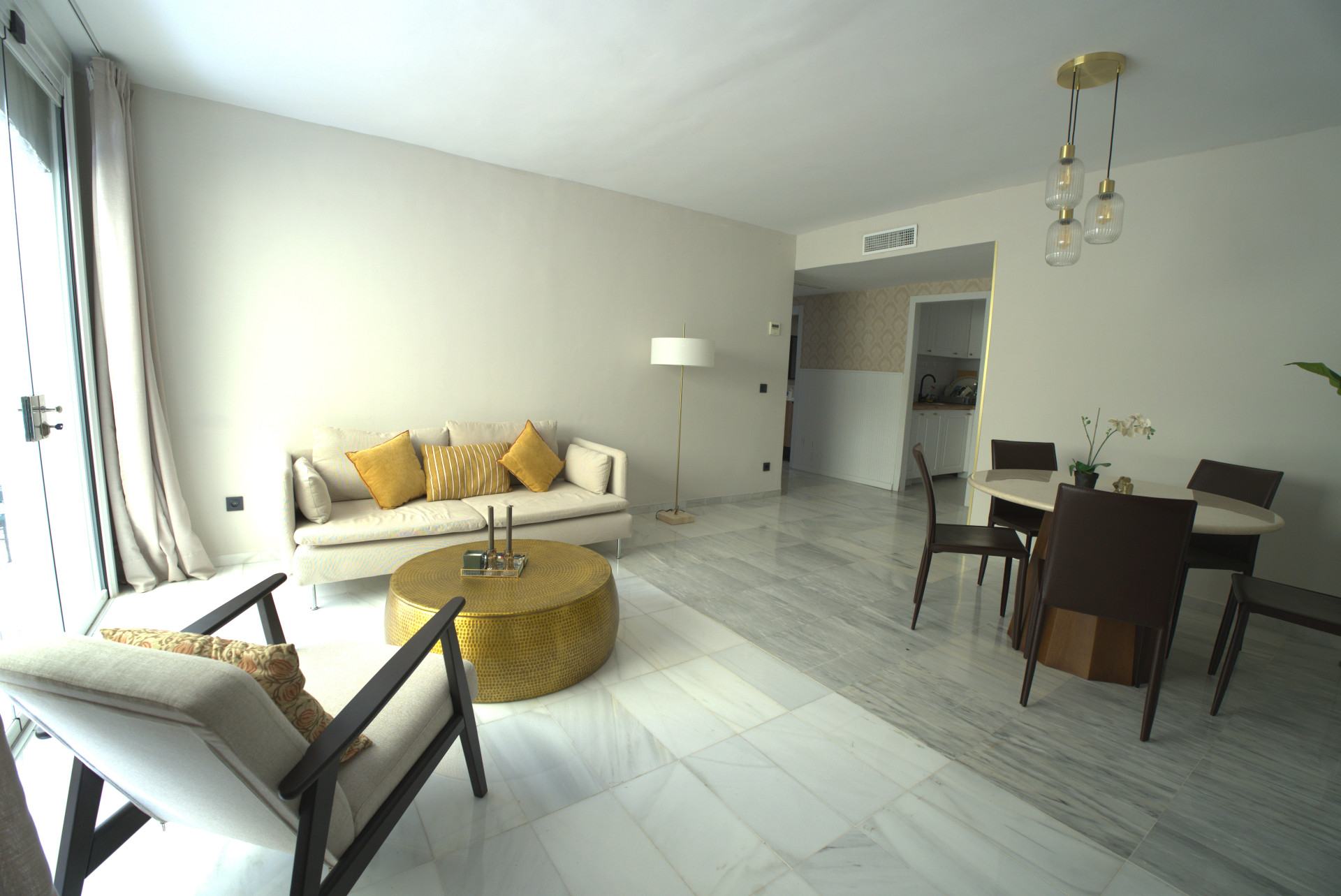 Piso de 3 Dormitorios en alquiler en Puerto Banús, Marbella