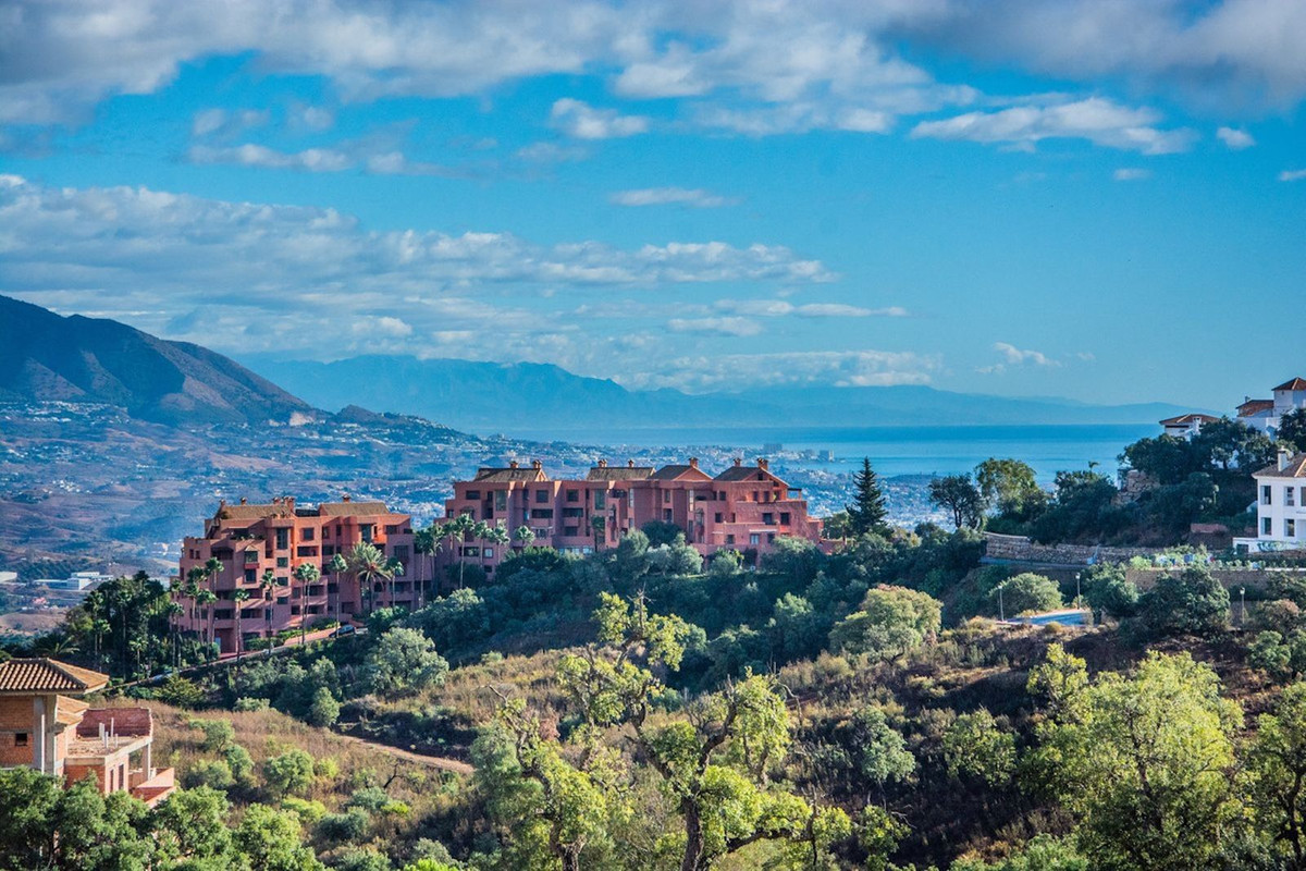 Terreno en venta en La Mairena, Marbella