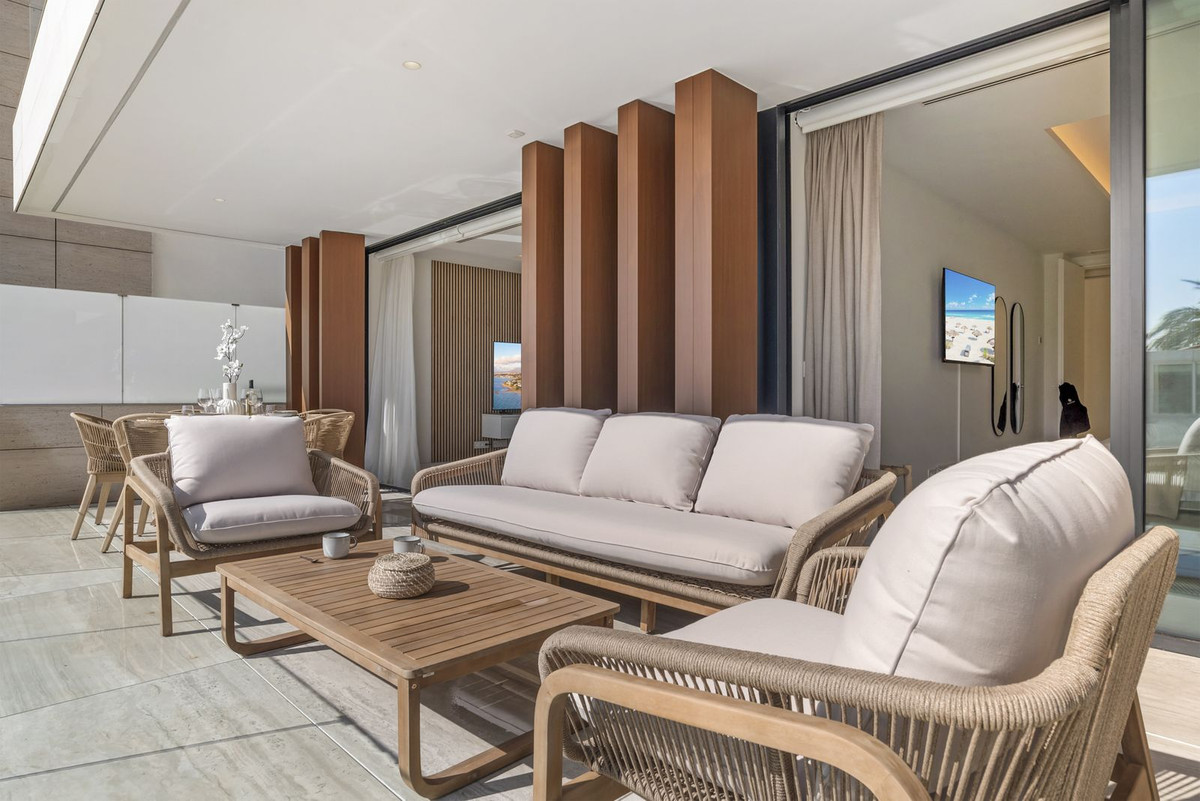 Piso de 2 Dormitorios en venta en Estepona