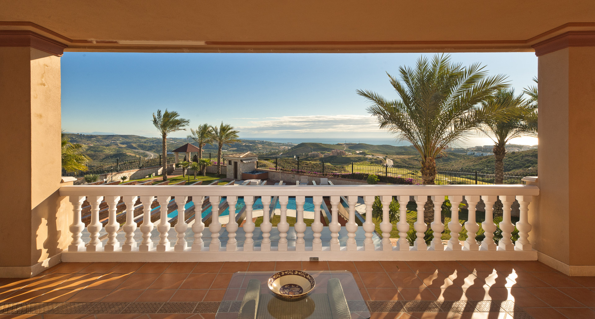 Casa de 7 Dormitorios y 9 Baños en venta en Mijas