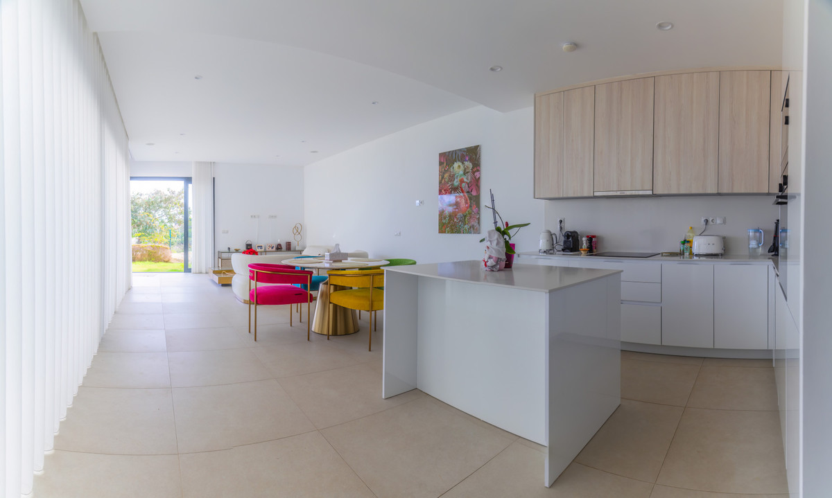3 спални, 3 бани - Редова къща за продажба в Casares