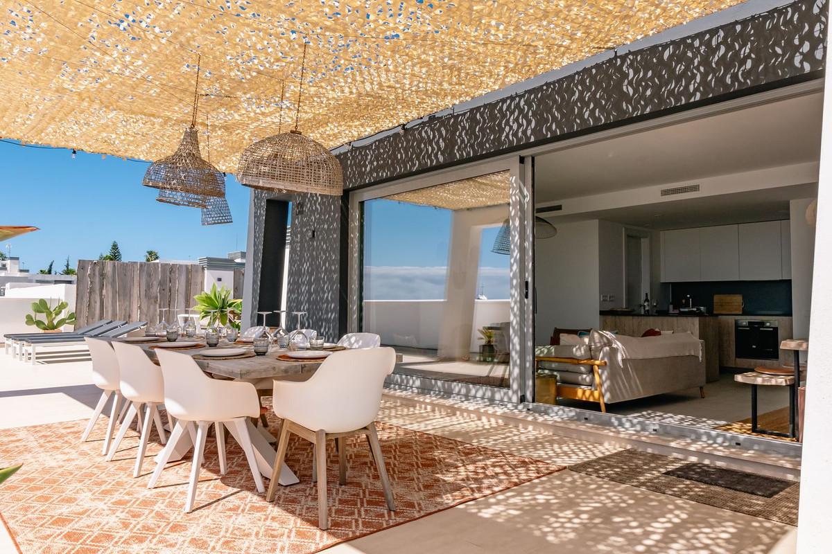 Piso de 4 Dormitorios en venta en Estepona
