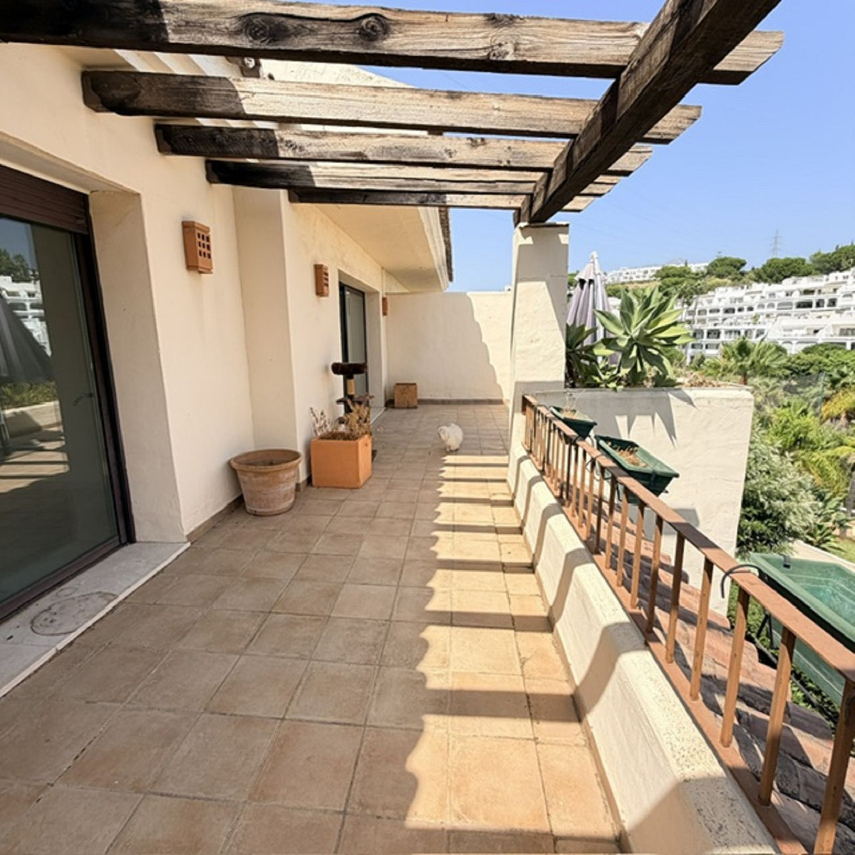 Ático de 3 Dormitorios y 2 Baños en venta en La Quinta, Benahavís