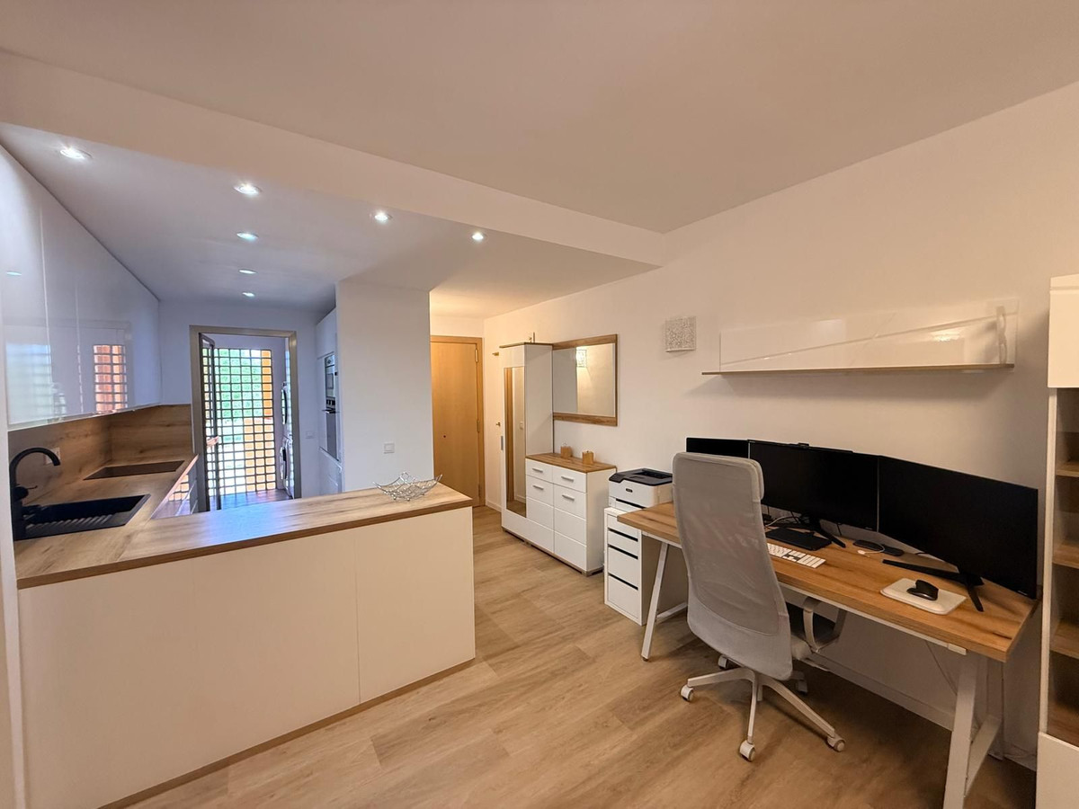 Piso de 2 Dormitorios y 2 Baños en venta en Estepona