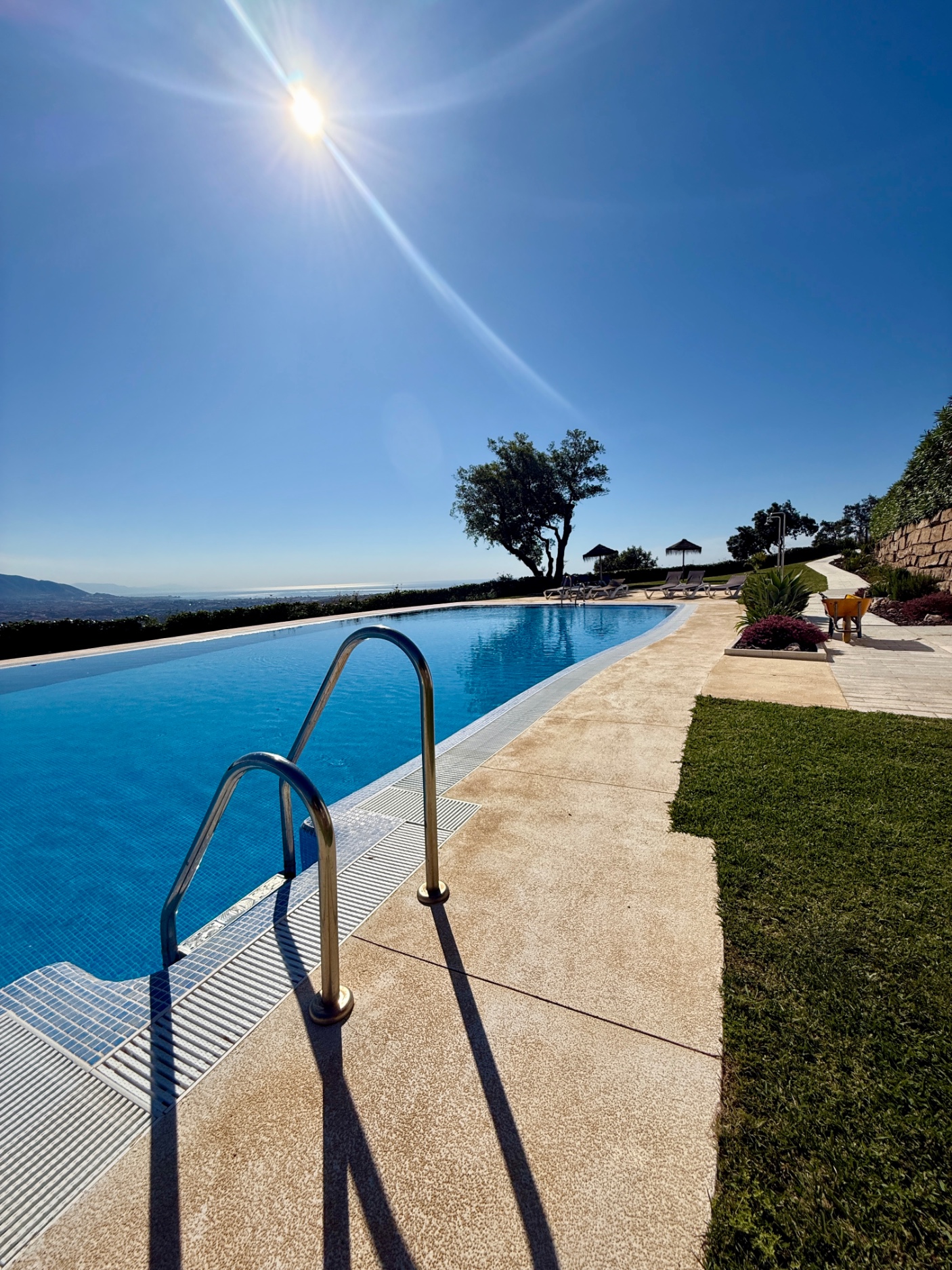 Casa de 4 Dormitorios en venta en La Mairena, Marbella