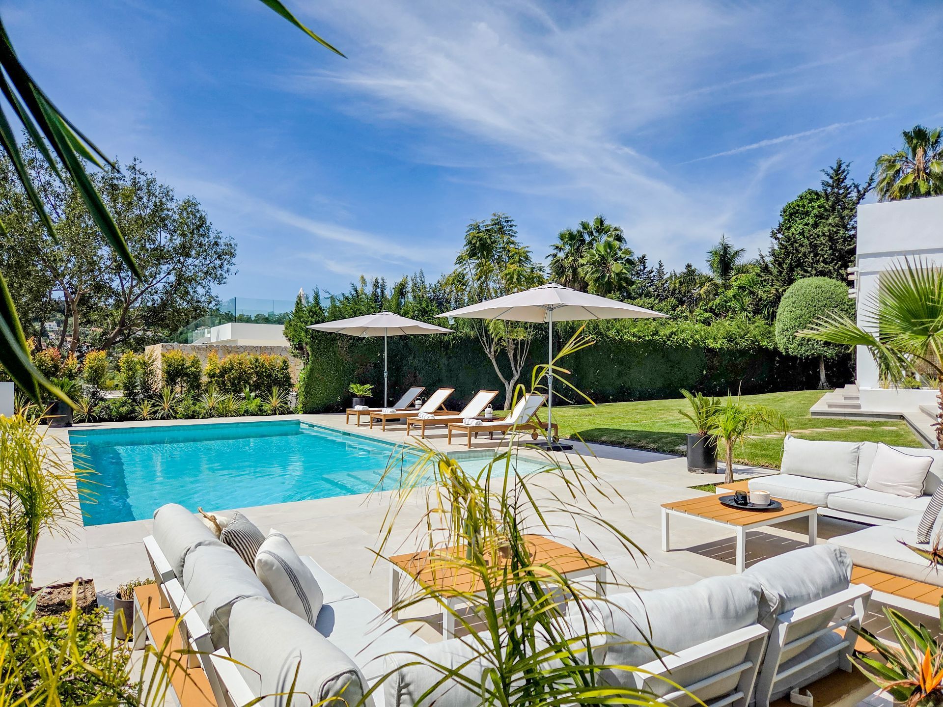 Casa de 5 Dormitorios y 5 Baños en venta en Nueva Andalucía, Marbella