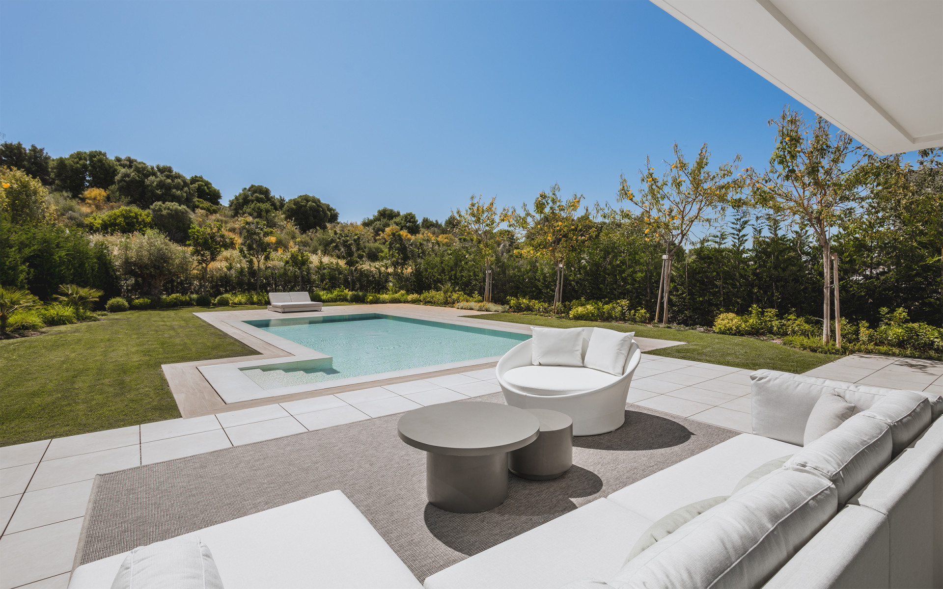 Casa de 4 Dormitorios en venta en El Paraíso, Estepona