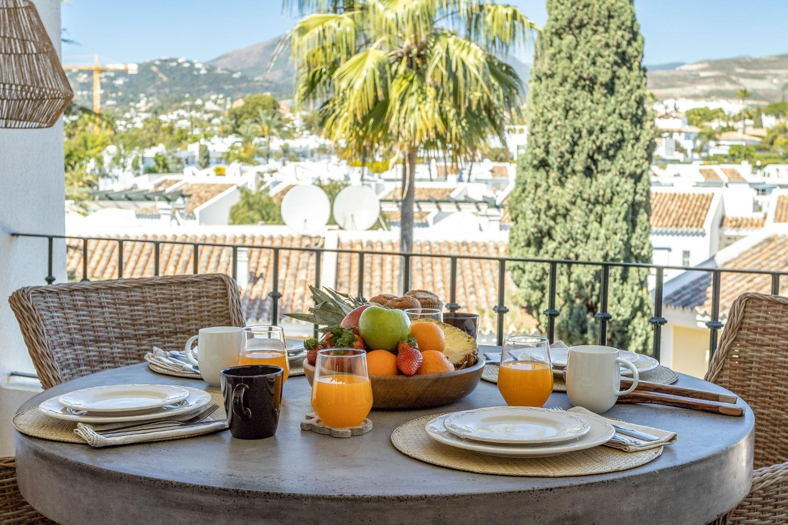 Casa Adosada de 3 Dormitorios en venta en Nueva Andalucía, Marbella