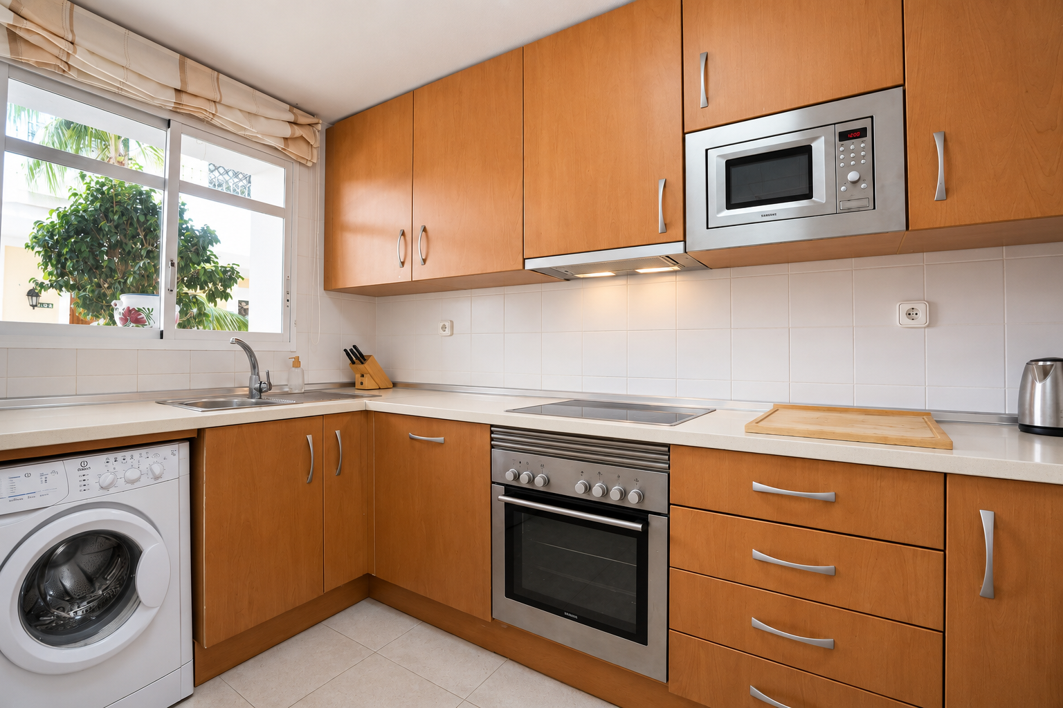 Piso de 2 Dormitorios y 2 Baños en alquiler en Nueva Andalucía, Marbella