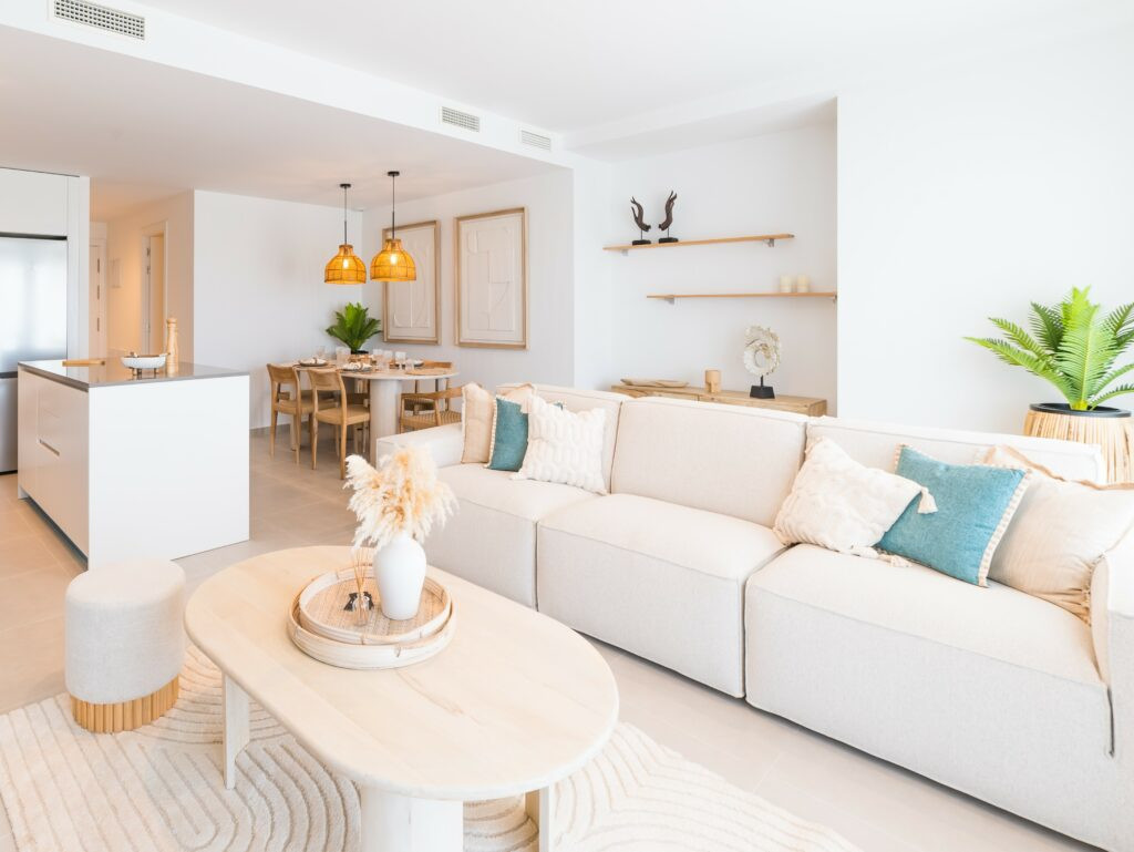 Piso de 2 Dormitorios en venta en Cancelada, Estepona