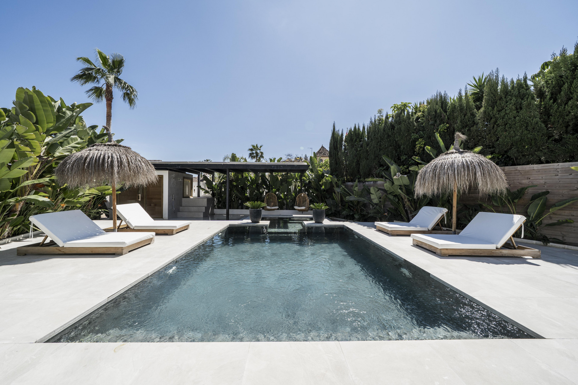 Casa de 6 Dormitorios y 4 Baños en venta en Nueva Andalucía, Marbella