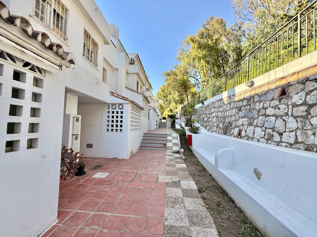 Casa Adosada de 3 Dormitorios en venta en Mijas