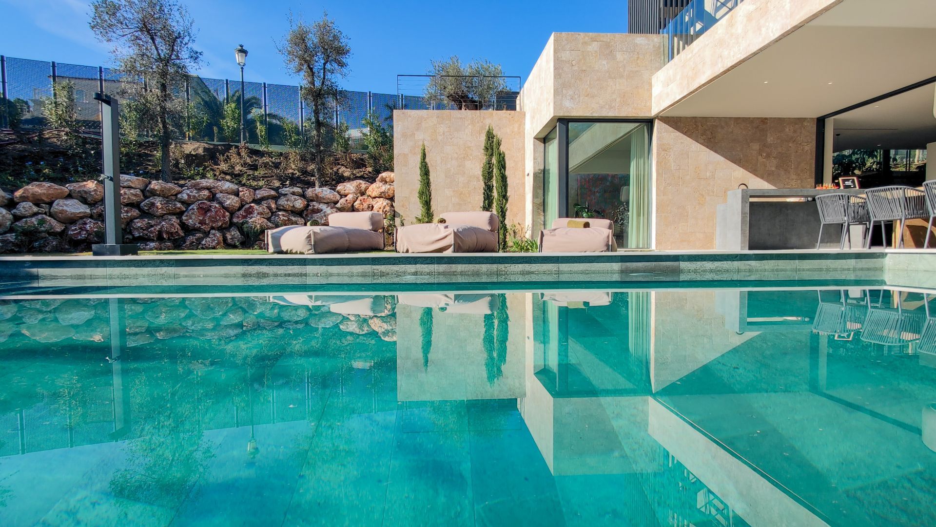 Casa de 5 Dormitorios y 6 Baños en venta en Marbella