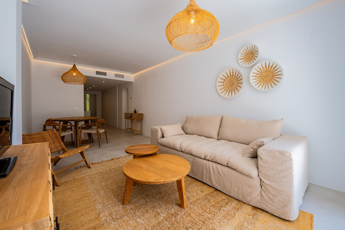 Ático de 2 Dormitorios y 2 Baños en venta en Los Arqueros, Benahavís