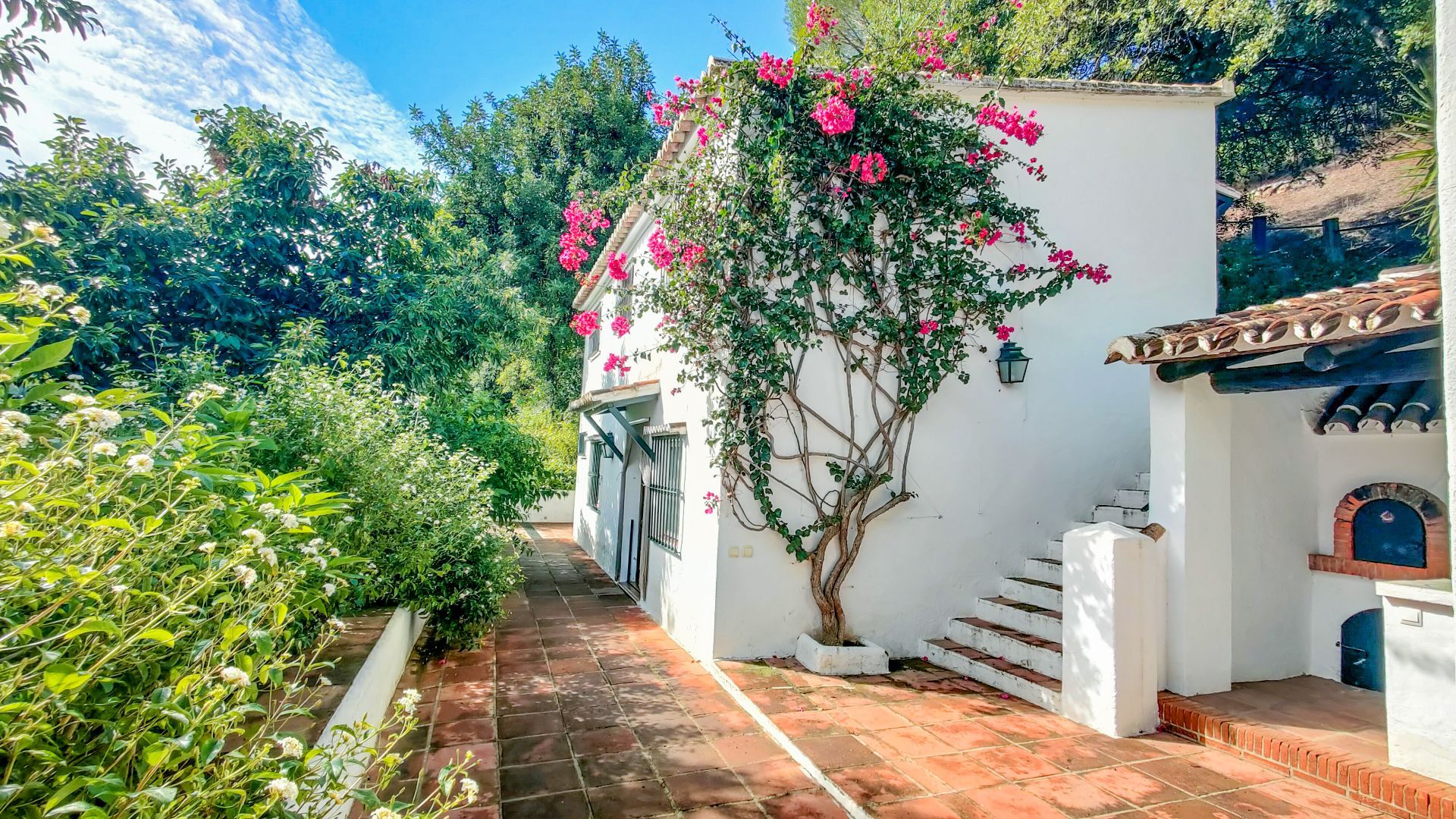 Finca de 9 Dormitorios y 7 Baños en venta en Gaucín