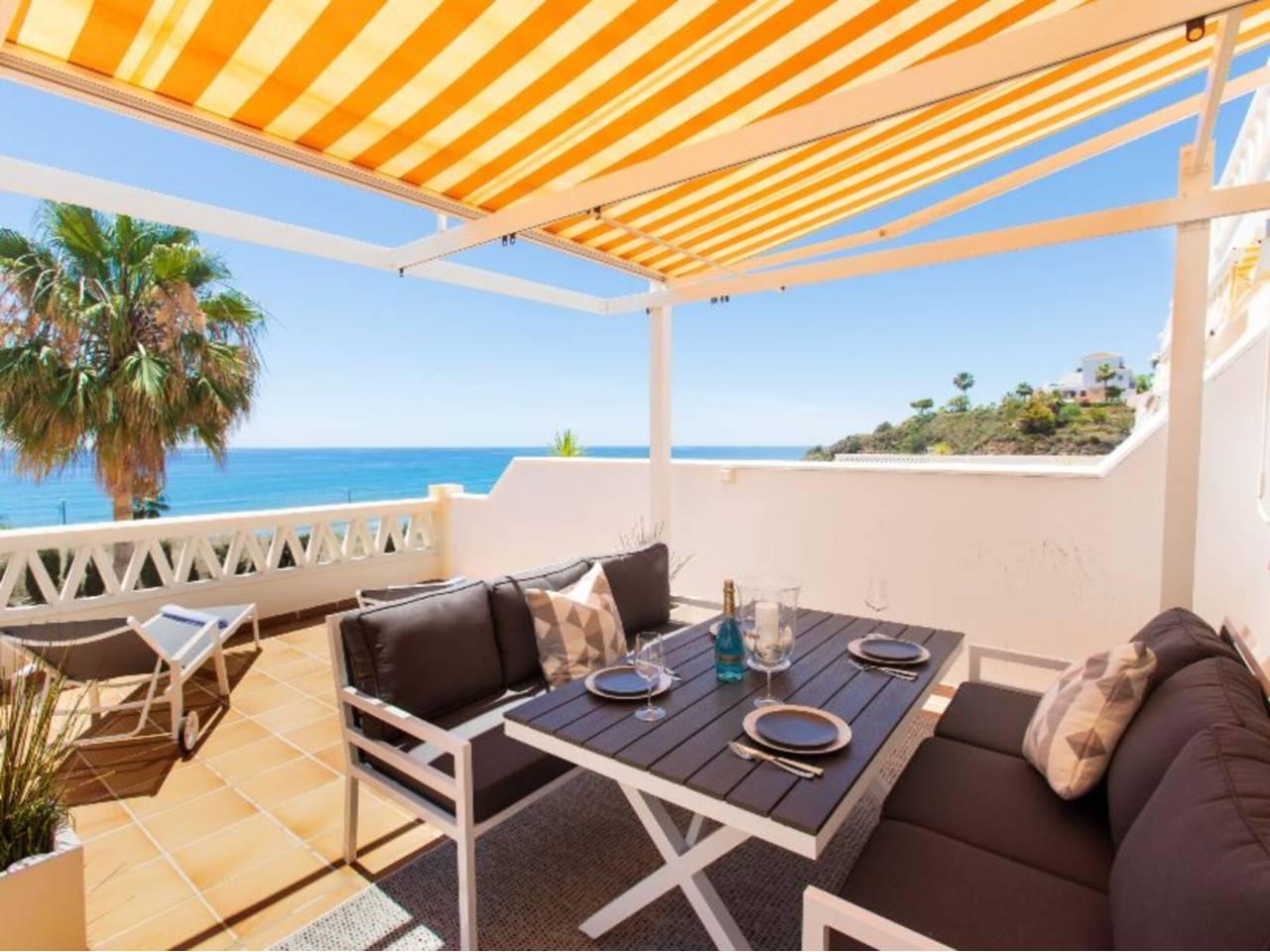 Casa Adosada de 3 Dormitorios en venta en Torrox Costa
